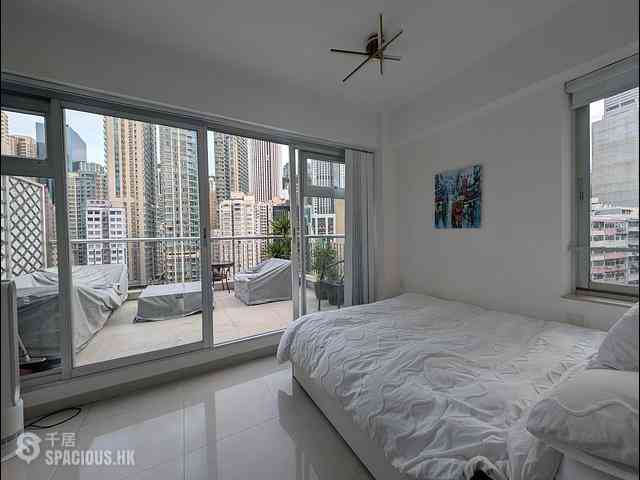 Wan Chai - Hip Sang Building 01