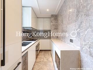 Mid Levels Central - Townplace Soho 10