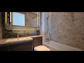 Wong Chuk Hang - The Southside Phase 2 La Marina Tower 2A 11