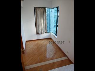 Sheung Wan - Medal Court 05