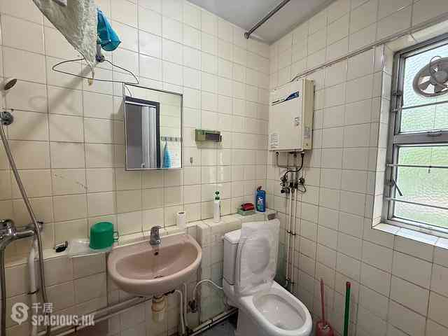 Tai Wai - Holford Gardens Fook Hey Court (Block 2) 10