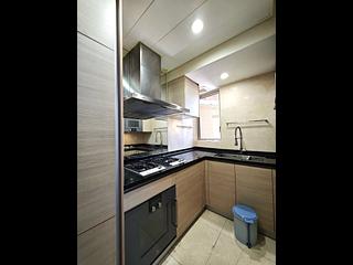 Wan Chai - The Avenue 03