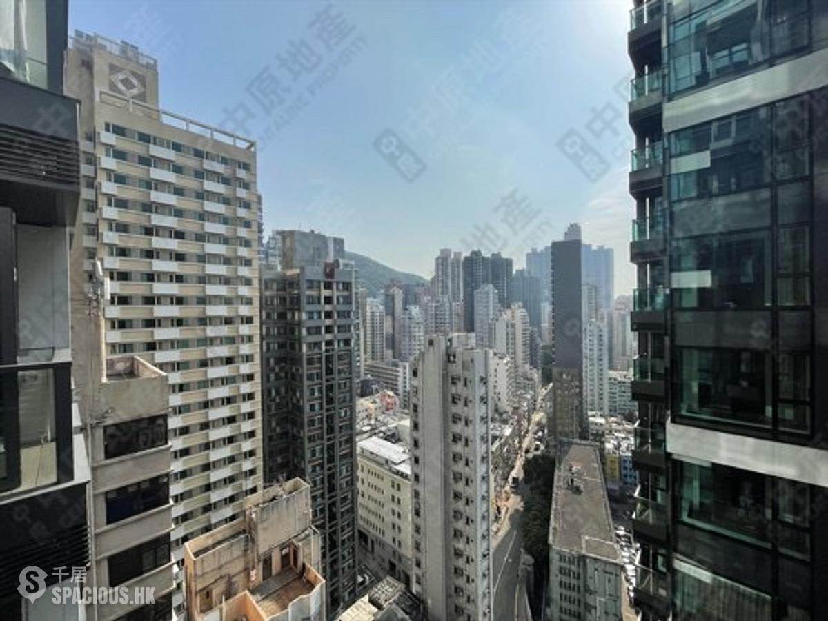 Sai Ying Pun - Two・Artlane 01