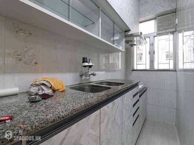 Wan Chai - On Hing Mansion 02