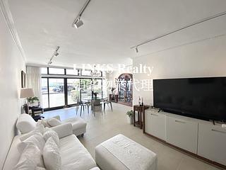 Chung Hom Kok - Pinewaver Villas 02