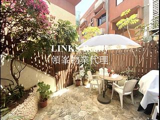 Chung Hom Kok - Pinewaver Villas 04