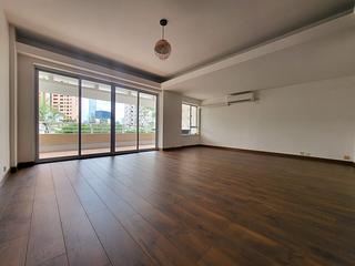 Mid Levels Central - Pine Court 02