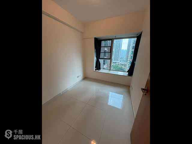West Kowloon - The Waterfront Phase 1 Block 3 07