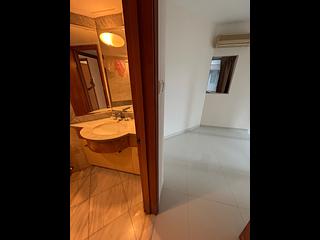 West Kowloon - The Waterfront Phase 1 Block 3 08