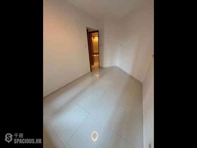 West Kowloon - The Waterfront Phase 1 Block 3 11
