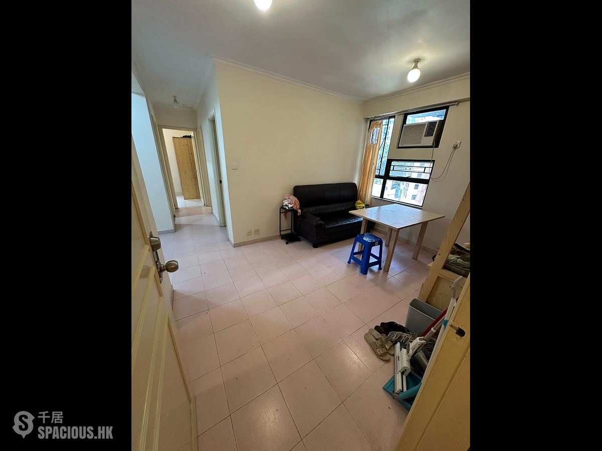 Sai Ying Pun - Kwong Fung Terrace Block 2 01