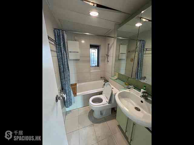 Tung Chung - Coastal Skyline Phase 1 Block 3 06