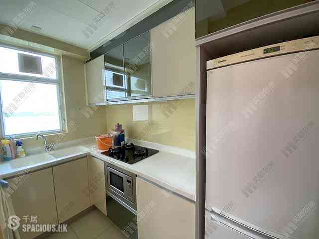 Tung Chung - Coastal Skyline Phase 4 Le Bleu Deux Block 2 04