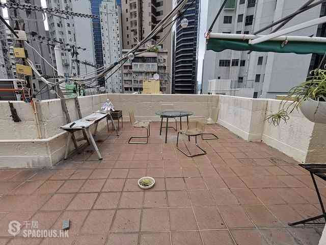 Central - Chung Shan House 01