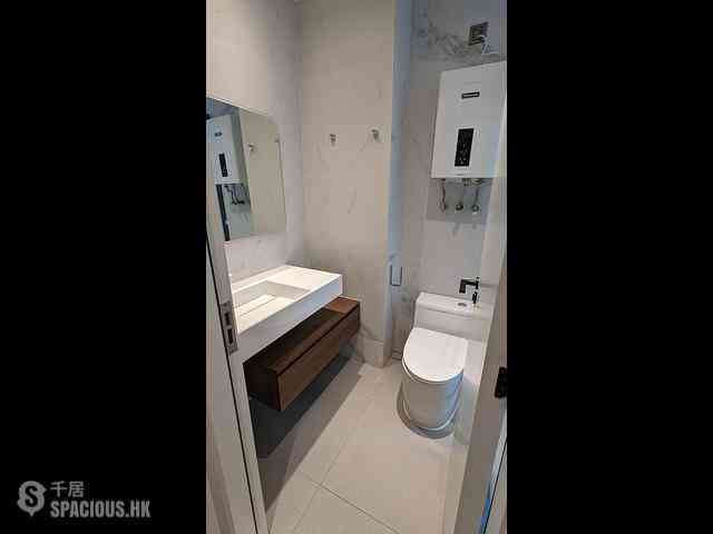 Lam Tei - Oaklands Court Block 3 09