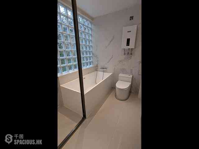 Lam Tei - Oaklands Court Block 3 12