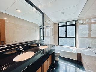 Mid Levels Central - The Harbourview 08