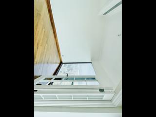 Mid Levels Central - The Harbourview 07