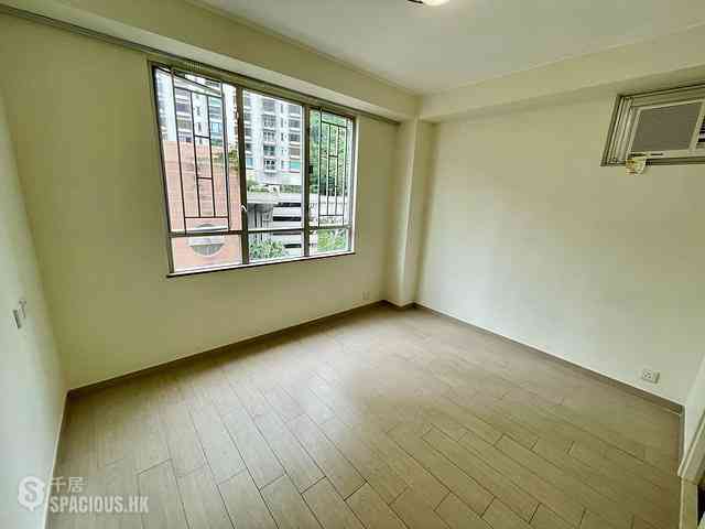 Wan Chai - Phoenix Court Block 4 02