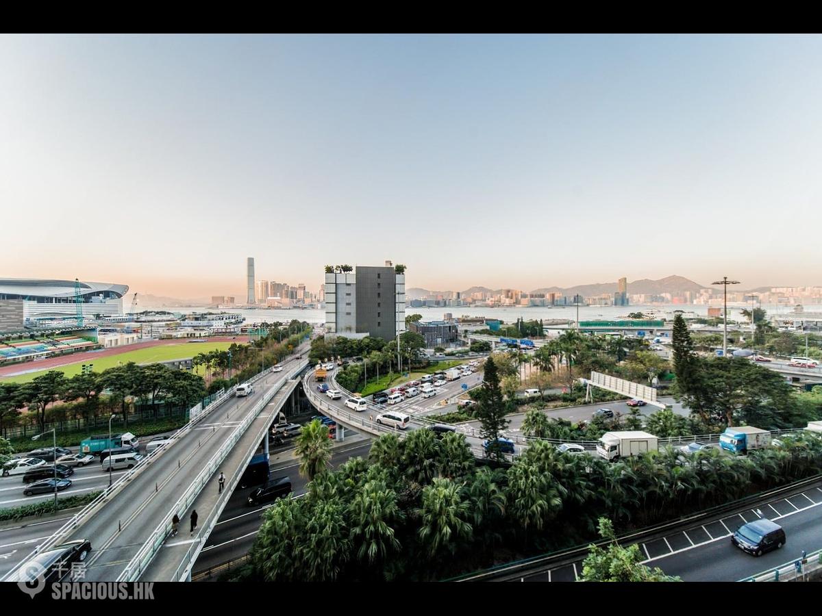 Wan Chai - The Gloucester 01