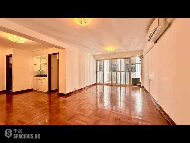 Wan Chai - Phoenix Court Block 4 01