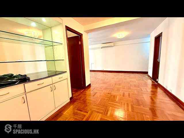 Wan Chai - Phoenix Court Block 4 02