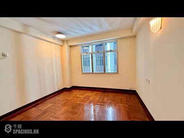 Wan Chai - Phoenix Court Block 4 03