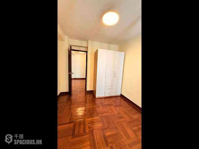 Wan Chai - Phoenix Court Block 4 04