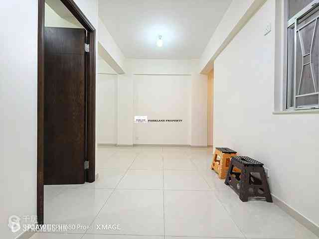Wan Chai - 92-94, Queen's Road East 02