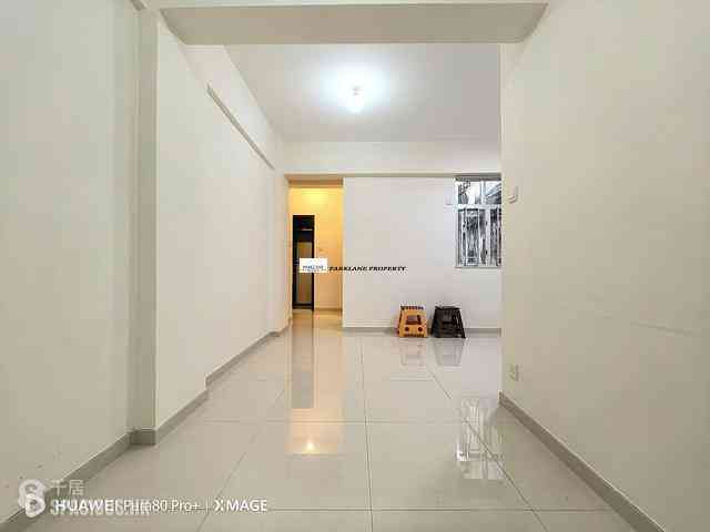 Wan Chai - 92-94, Queen's Road East 04