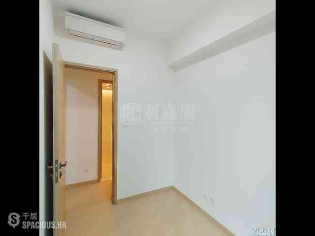 Ngau Tau Kok - Grand Central Phase 1 Block 2 04