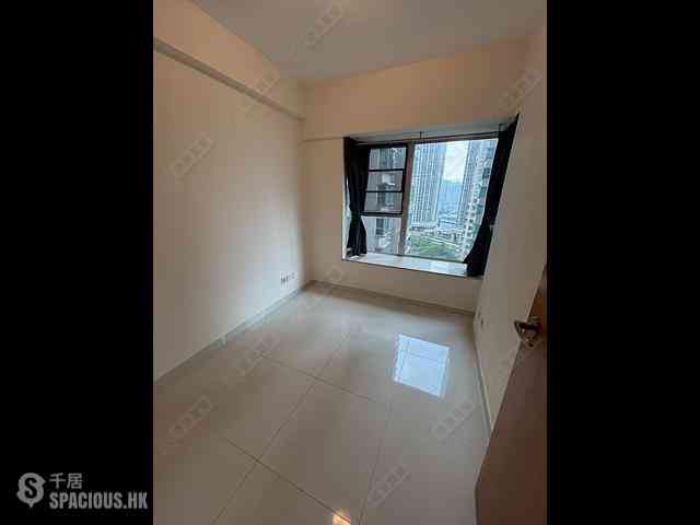 West Kowloon - The Waterfront Phase 1 Block 3 07
