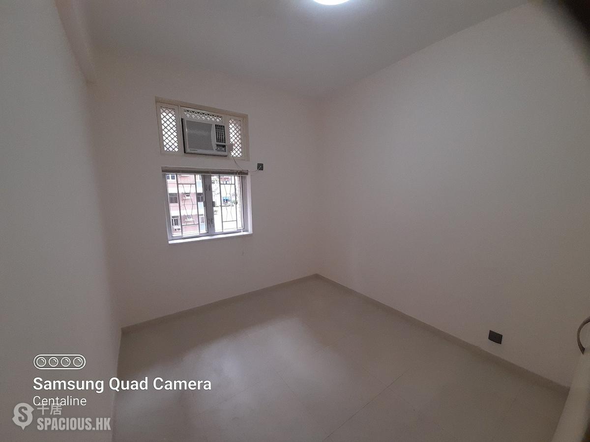 Mid Levels Central - Kings Court 01
