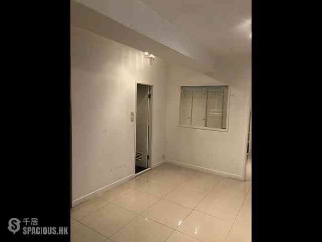 Sheung Wan - Kam Tak Building 02