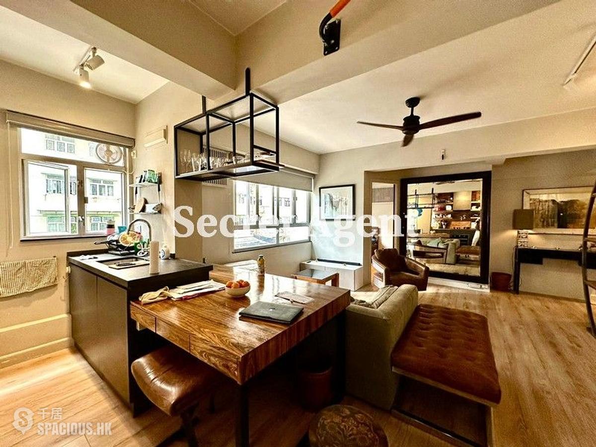 Sai Ying Pun - Yin Tak Building 01