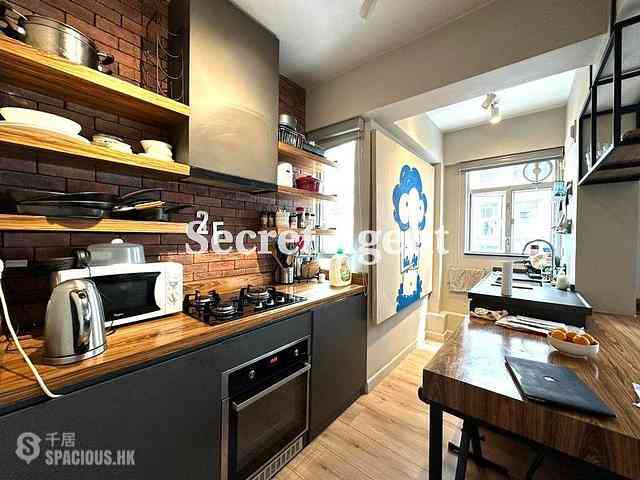 Sai Ying Pun - Yin Tak Building 04