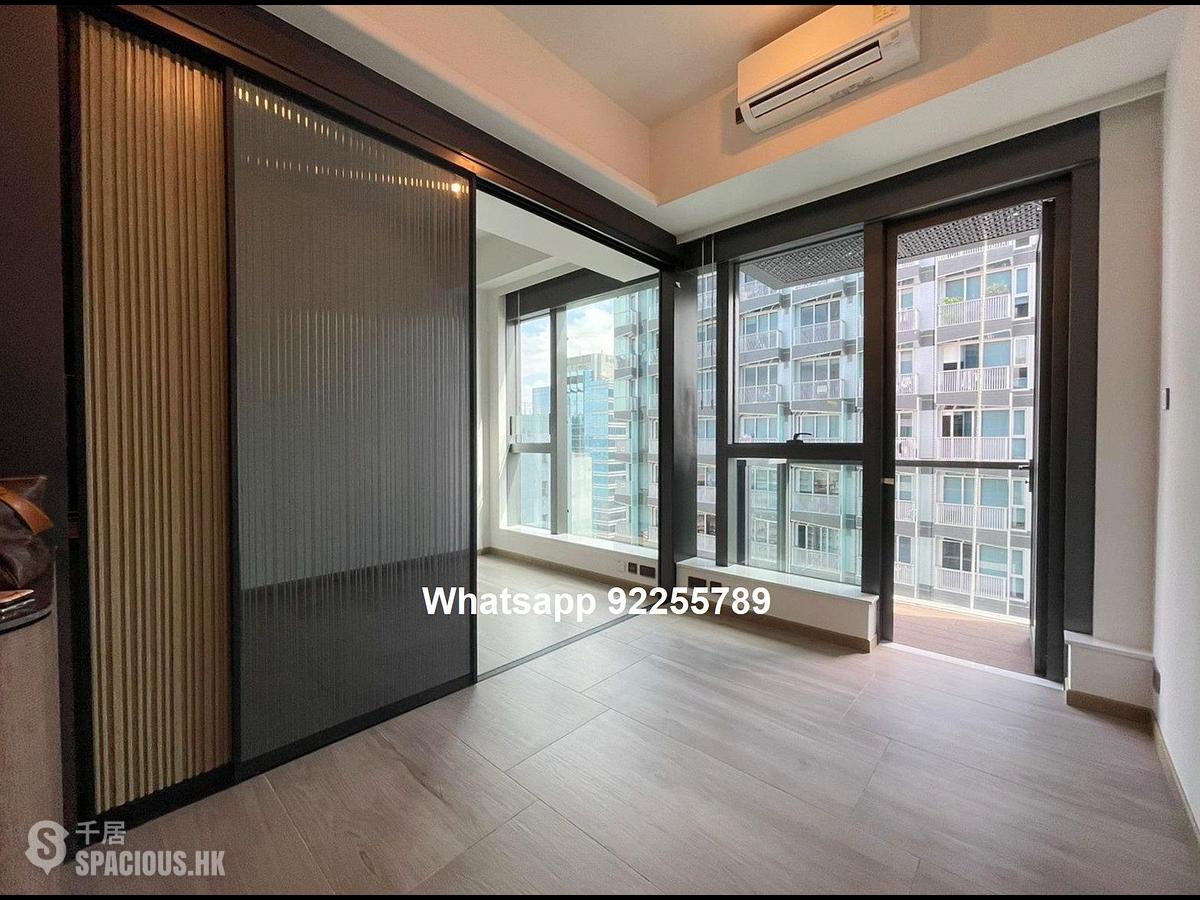 Sai Ying Pun - Two・Artlane 01