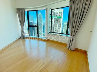 Mid Levels Central - Fairlane Tower 04