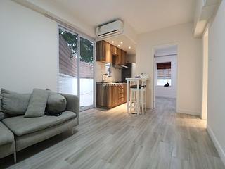 Wan Chai - Lok Moon Mansion 02