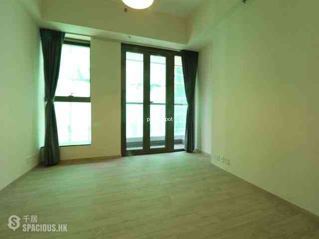 Mid Levels Central - 10, Mosque Street 02