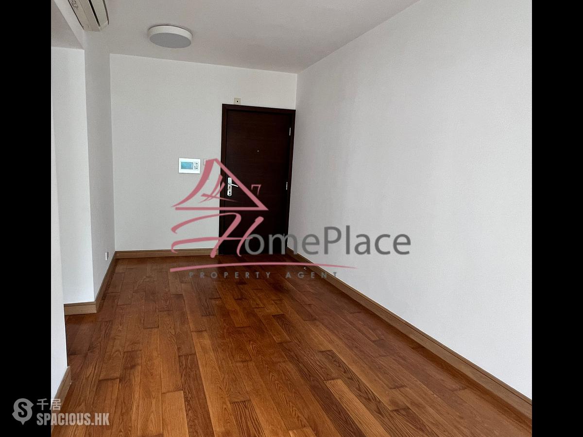 Soho - Centrestage 01
