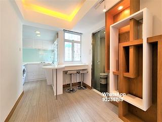 Sai Ying Pun - Lee Wah Mansion 02