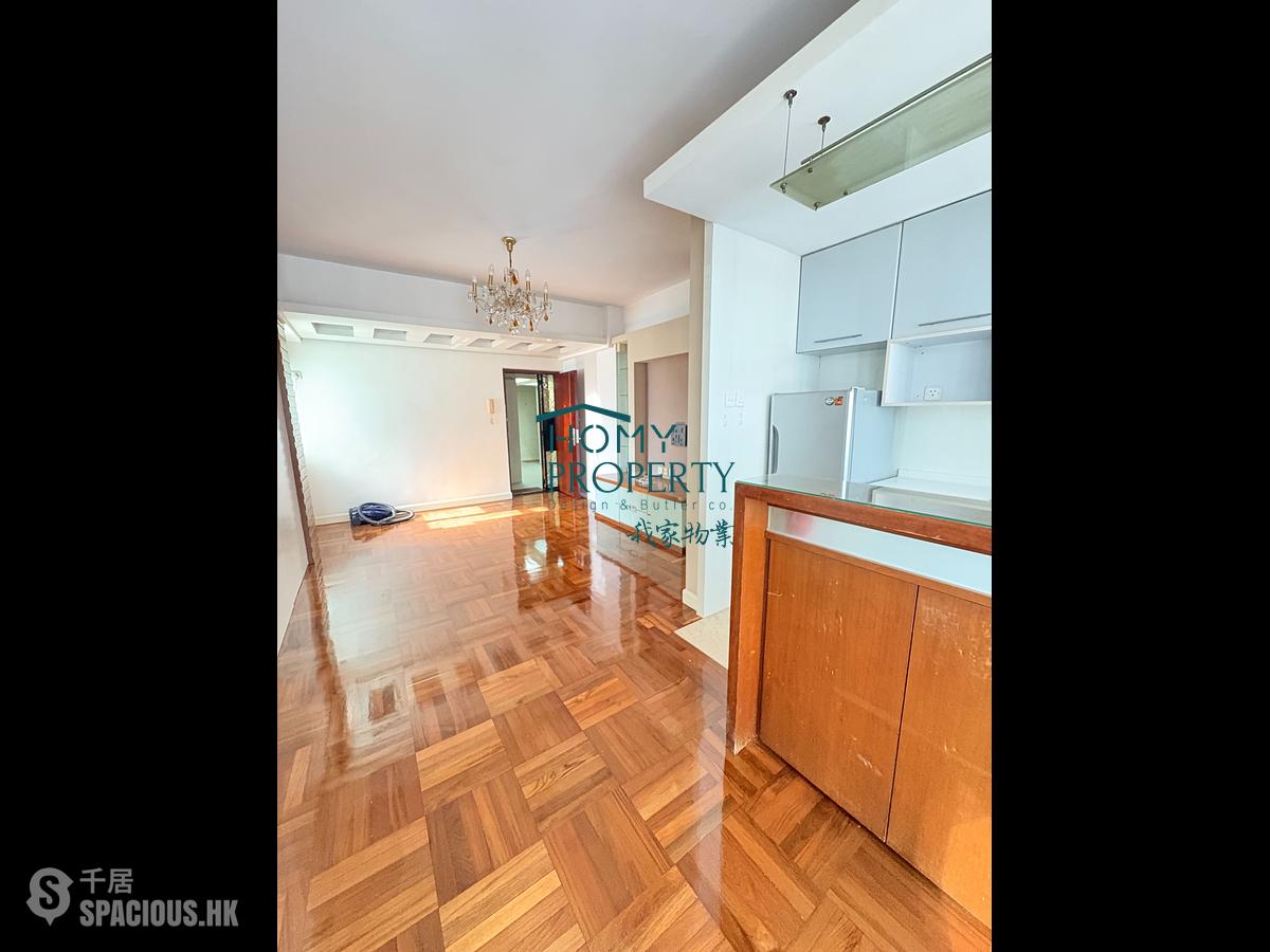 Soho - Golden Valley Mansion 01