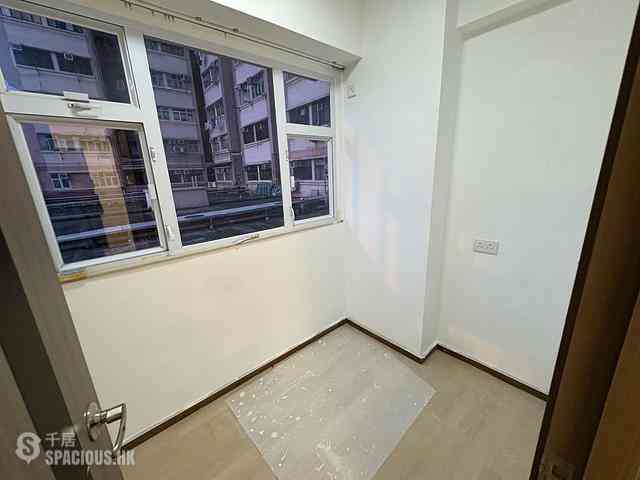 Sai Ying Pun - Kwan Yick Building Phase 3 Block A 08