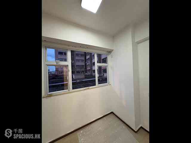 Sai Ying Pun - Kwan Yick Building Phase 3 Block A 09