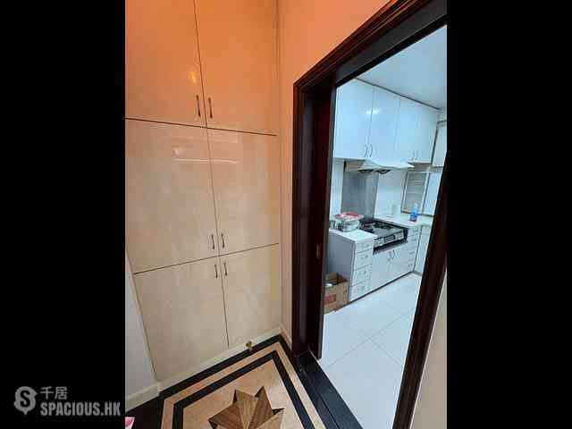 Sai Ying Pun - Rhine Court Block B 04