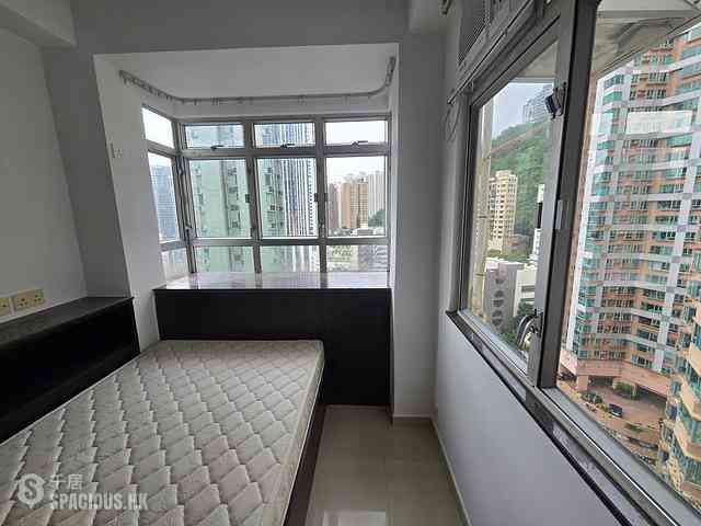 Wan Chai - Vincent Mansion High Block 06