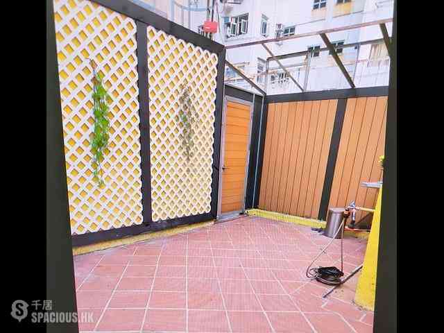 Wan Chai - Shu Fat Building 02