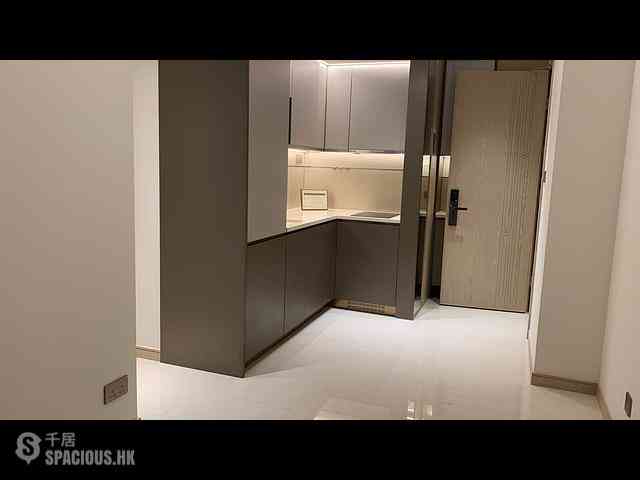 Sai Ying Pun - Upper Manor 04