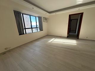 Mid Levels Central - Robinson Heights Block 1 02